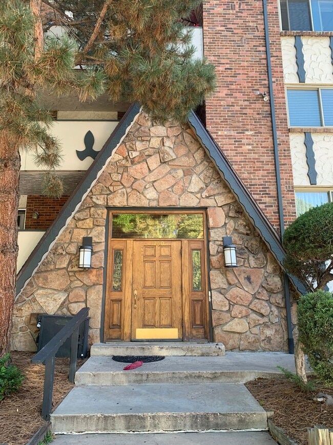 1 Bedroom 1 Bathroom in Congress Park **Move-In Special** - 1 Bedroom 1 Bathroom in Congress Park Apartment