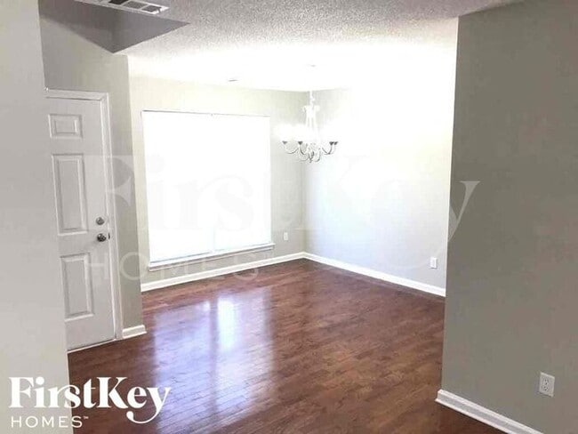 Building Photo - 338 Breeze Mdw