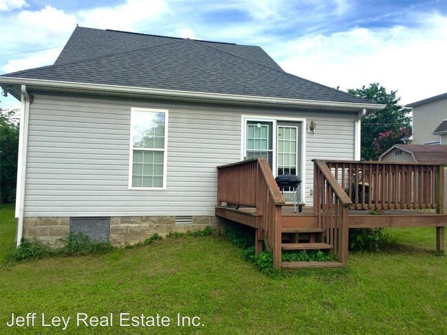 Building Photo - 3 br, 2 bath House - 3244 Woodstock Dr