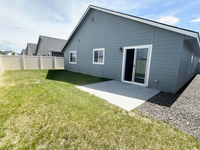 Foto del edificio - $500.00 MOVE IN CREDIT! Stunning Modern Home in Desirable Star, Idaho