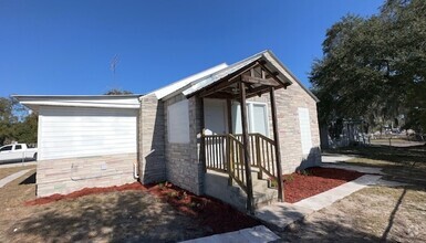 Building Photo - 2418 Crill Ave