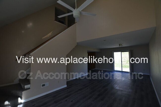 Foto del edificio - 834 Walker Ct
