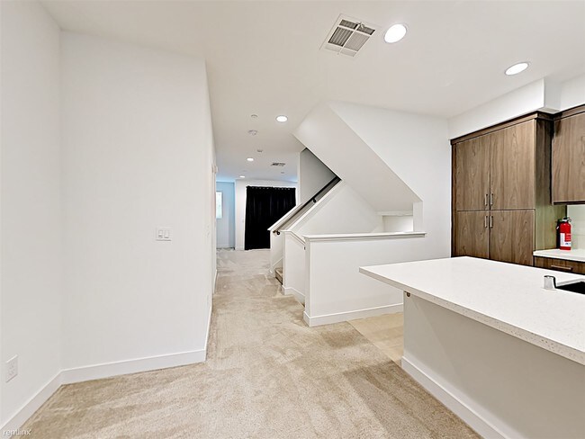 Foto del edificio - 2 br, 2 bath  - 1433 Pullman Way