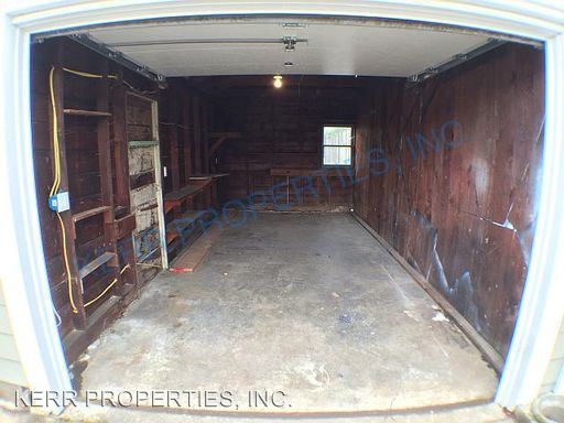 Building Photo - 5405 SE Reedway St