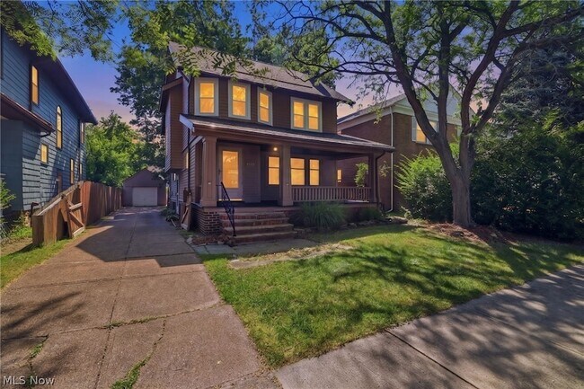 Foto del edificio - 1539 Elbur Ave