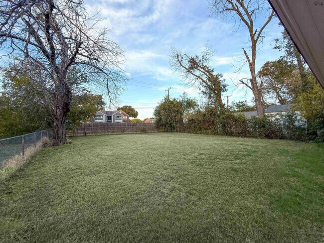 Foto del edificio - 2214 Piedmont Pl