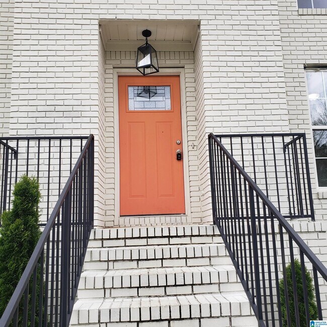 Building Photo - 747 Abigale Ln