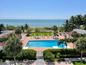 Building Photo - 2457 Collins Ave