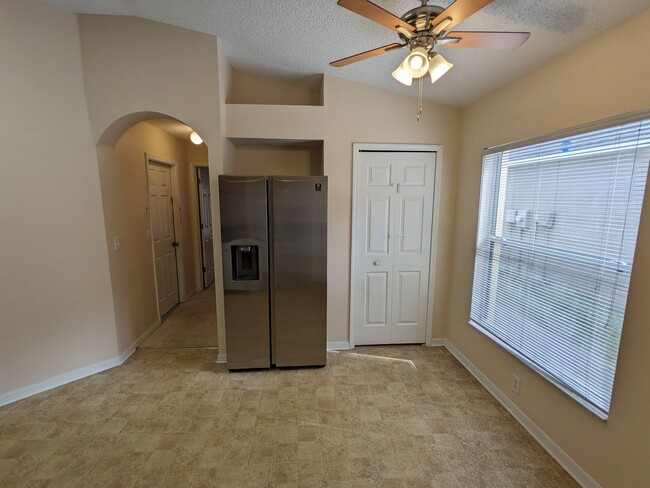 Foto del edificio - 3 Bedroom 2 Bathroom Home in Riverview, FL...