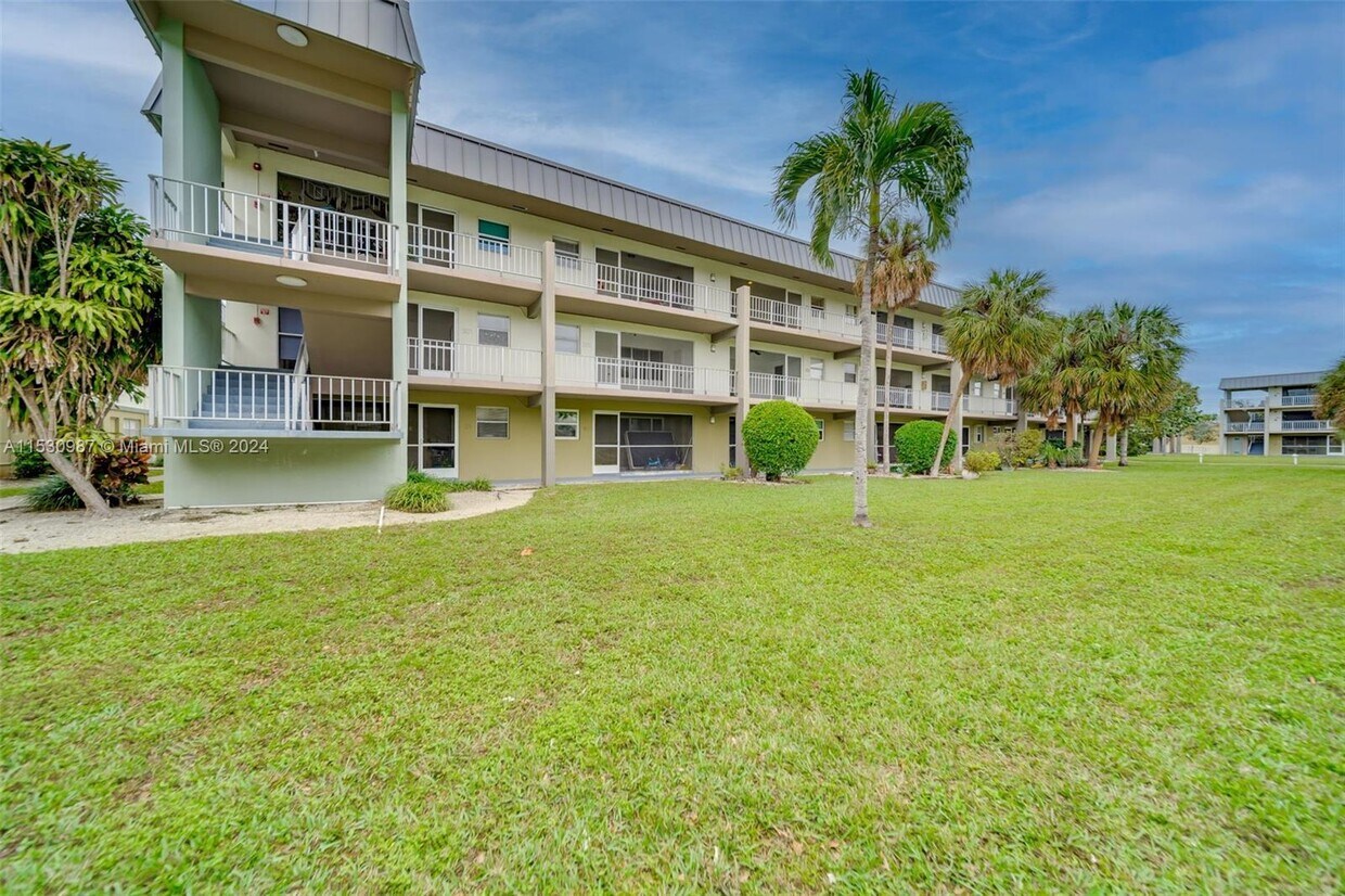 270 Layne Blvd Unit 110, Hallandale Beach, FL 33009 Condo for Rent in
