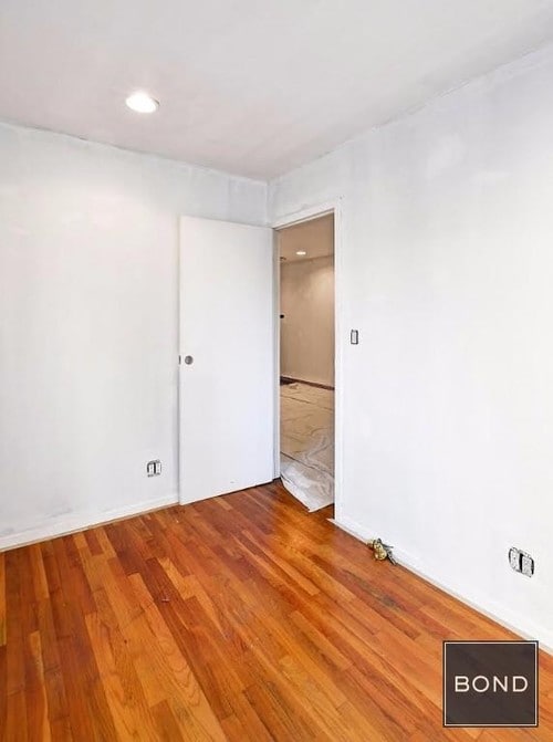 Building Photo - 366 W 30th St