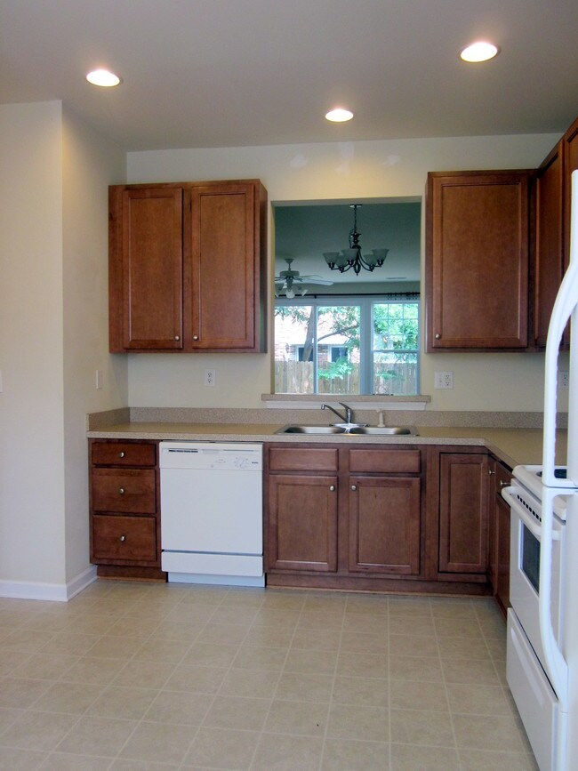 Foto del edificio - 2458 North Berkshire Road - BL18