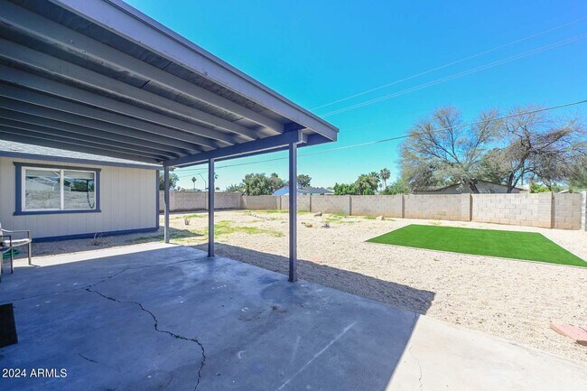 Building Photo - 13052 N 40th Pl
