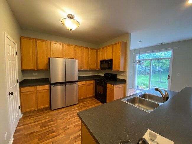 Building Photo - 616 Springbrook Trail N