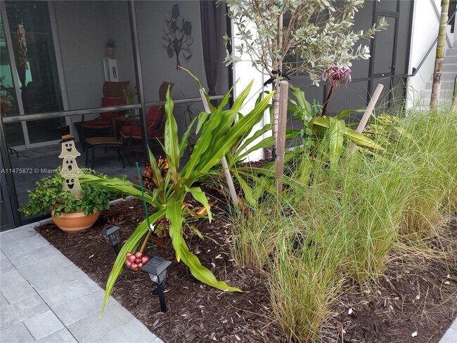 Building Photo - 6039 Ellerston Way