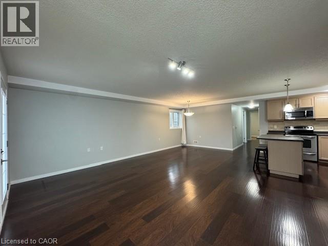 Photo du bâtiment - 1460 Highland Rd W