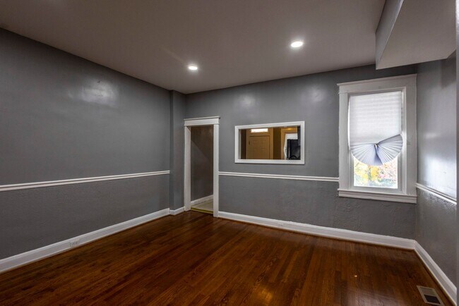 Foto del edificio - Charming 2Bed/2Bath in Belair - Edison