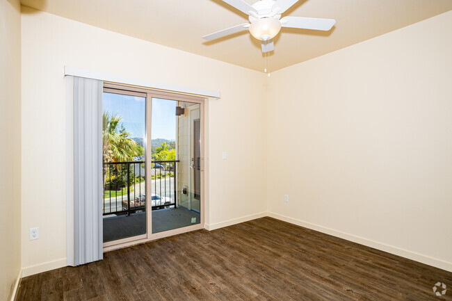 1HAB, 1BA - 700 ft² - Olive Ranch Apartments