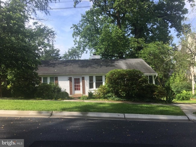 Building Photo - 4321 Maple Ave
