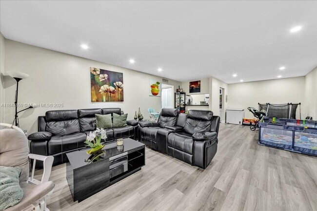Building Photo - 8550 SW 149th Ave