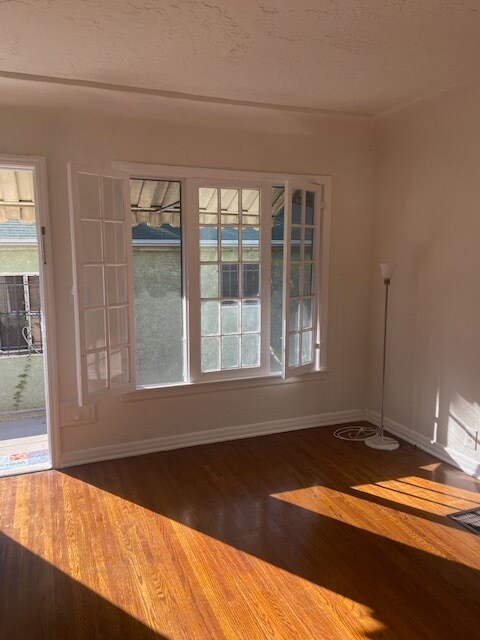 Sala de estar - 4014 Prospect Ave