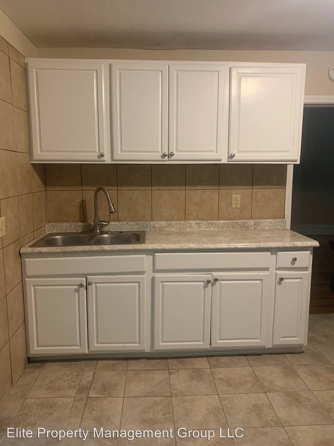 Foto del edificio - 3 br, 1 bath House - 2110 Elliot Ave S
