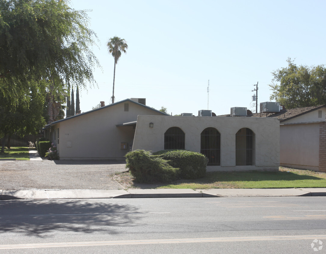 Foto del edificio - 1456 N Lemoore Ave