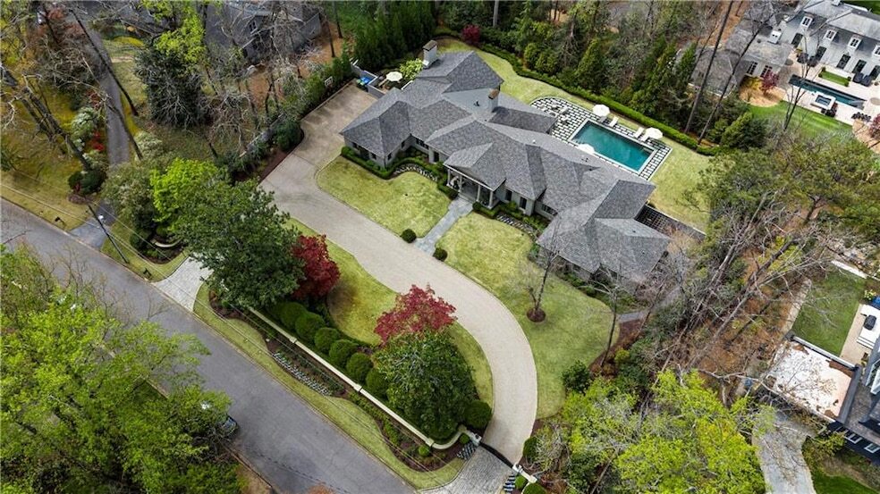Foto principal - 3612 Castlegate Dr NW