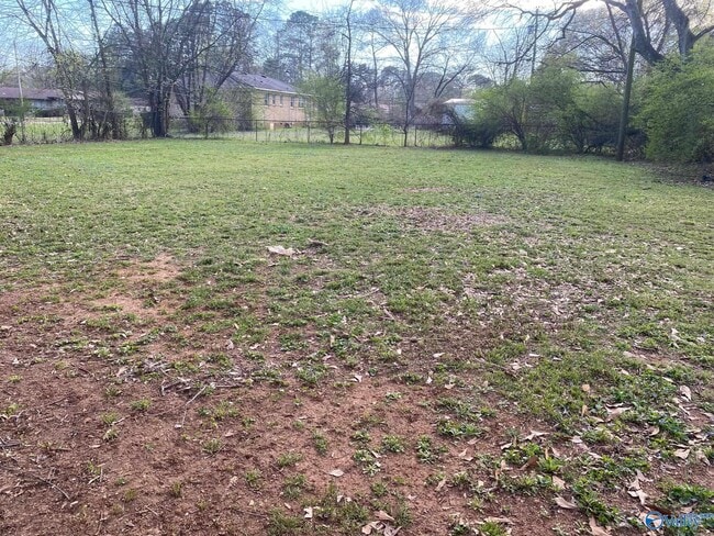 Foto del edificio - 2201 Shady Ln Dr NW