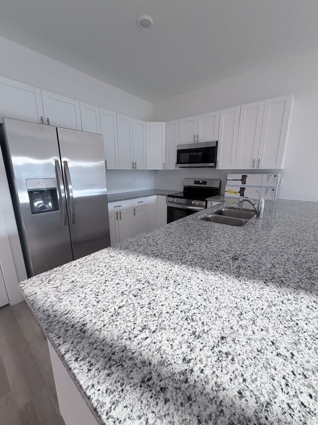 Foto del edificio - 305-307 Harold Ave S