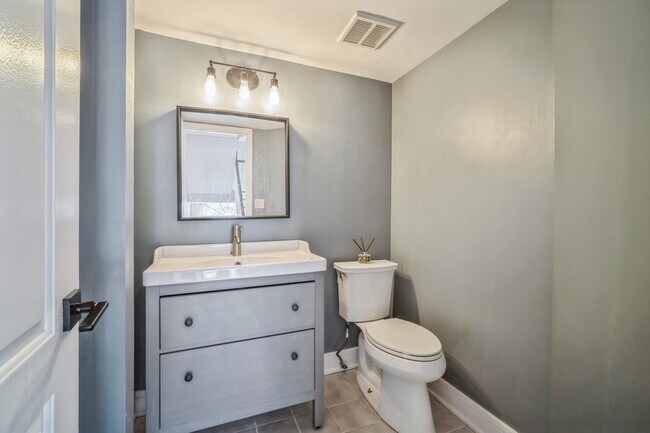 Foto del edificio - 933 W Essex Pl