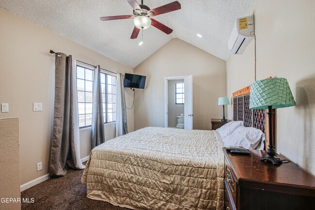 Foto del edificio - 3427 Idalia Ave