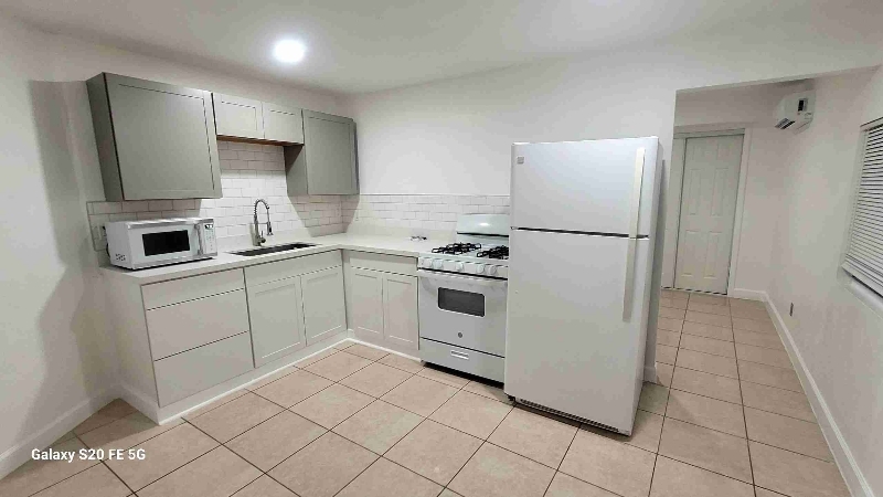 Primary Photo - 1140 SW 131st Ave