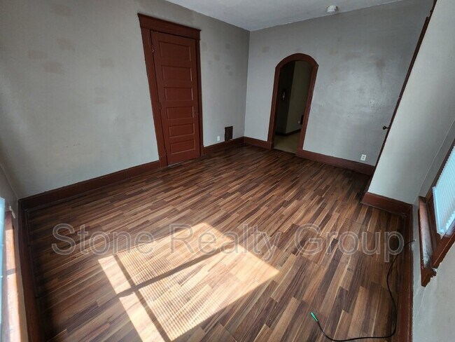 Building Photo - 2044 N 11th St