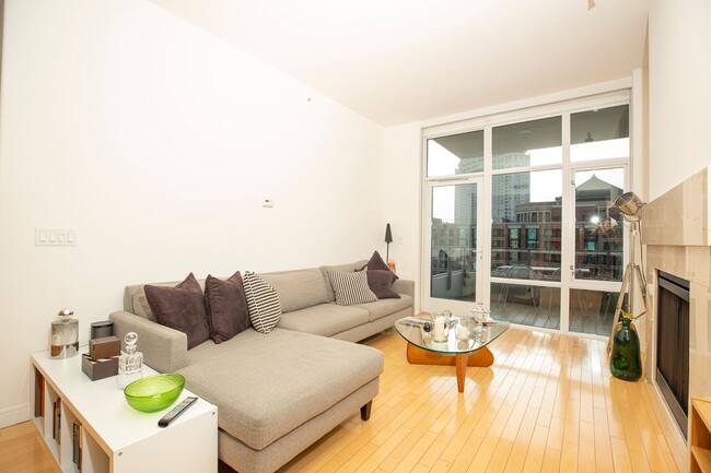 Foto del edificio - Furnished condo in the heart of San Diego ...