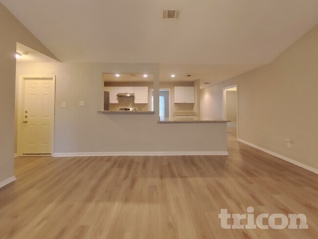 Building Photo - 3434 Deer Valley Dr