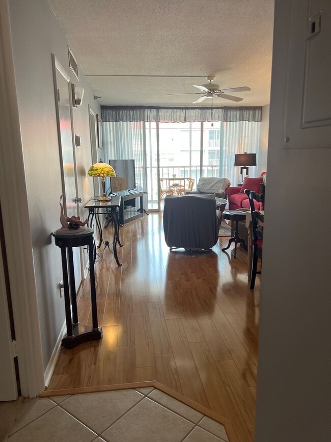 Building Photo - Costa Brava Venice Island 2BR/2BA Condo