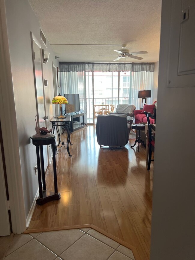 Foto del edificio - Venice Island 2BR/2BA Condo Close to downtown