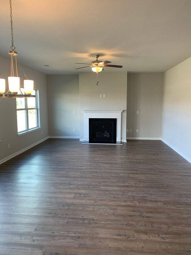 Building Photo - 2374 Ticonic Rd