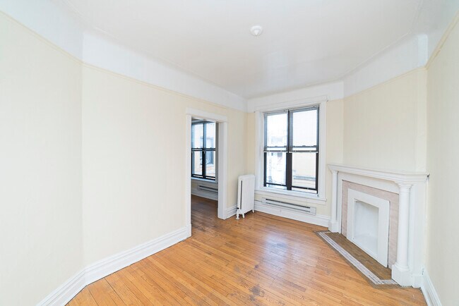 Foto del edificio - 438 W Belden Ave