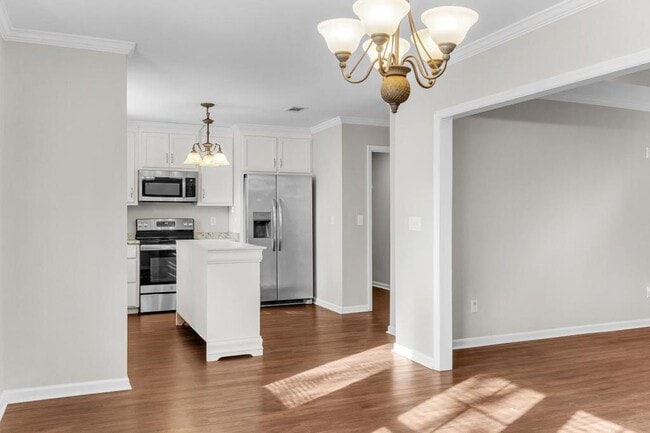 Foto del edificio - 1739 Eli Pl