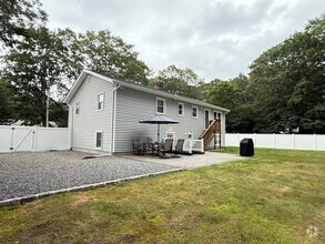Building Photo - 12 Dee Pl