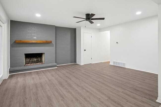 Foto del edificio - 7626 Dentcrest Dr