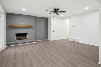 Building Photo - 7626 Dentcrest Dr