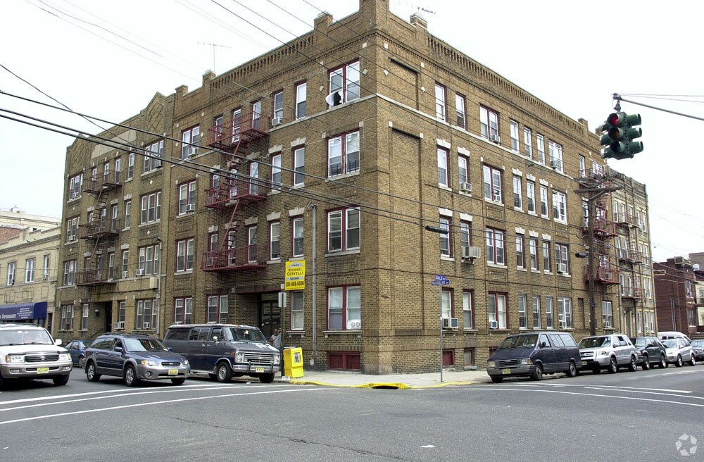 Foto del edificio - 5200-5202 Palisade Ave