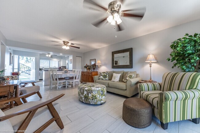 Foto del edificio - TURNKEY FURNISHED RENTAL ON GOLF COURSE. GROUND FLOOR UNIT