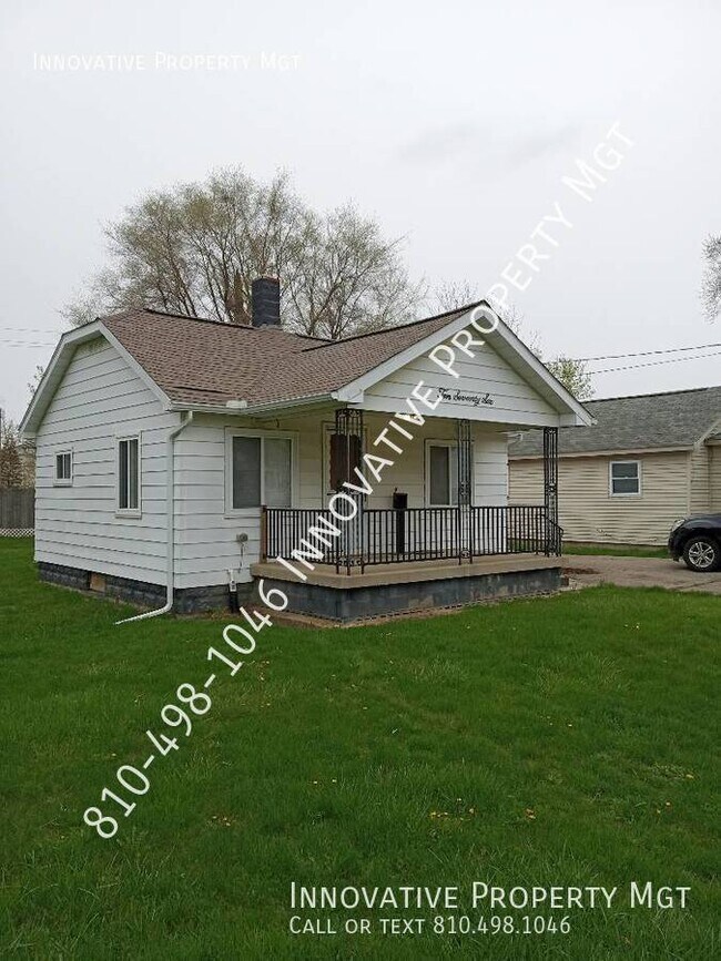 Building Photo - Stunning remodeled 2 bedroom 1 bath featur...