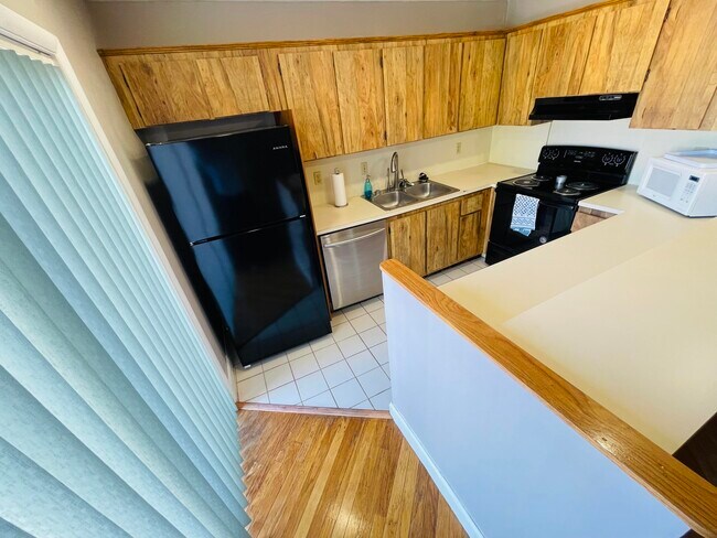 Foto del edificio - 544 Springdale Cir