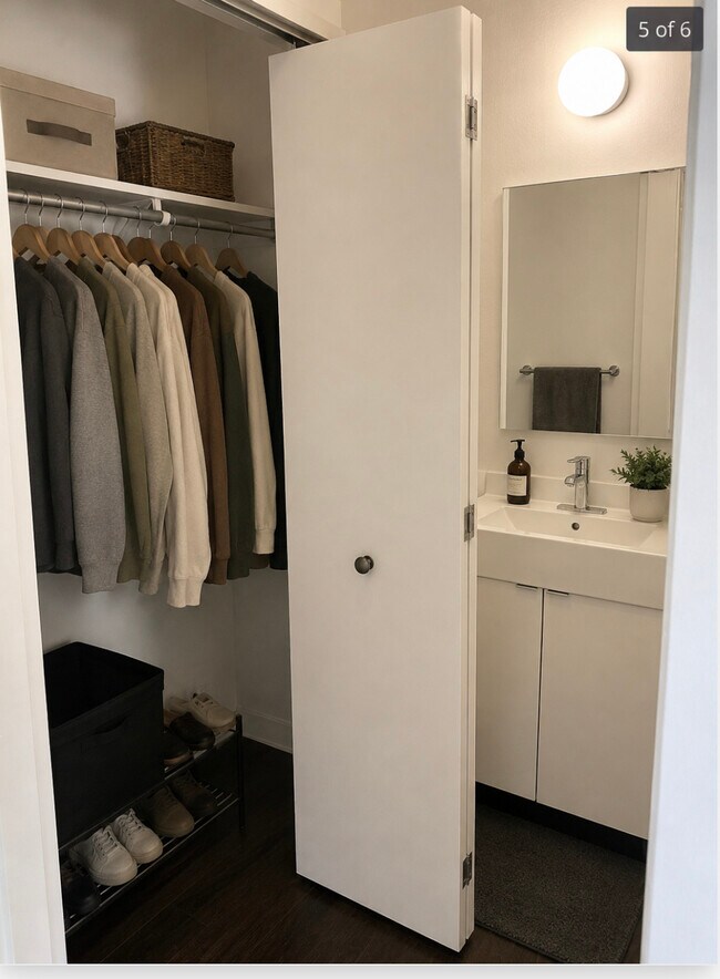 Armario - Blue Sky Lofts