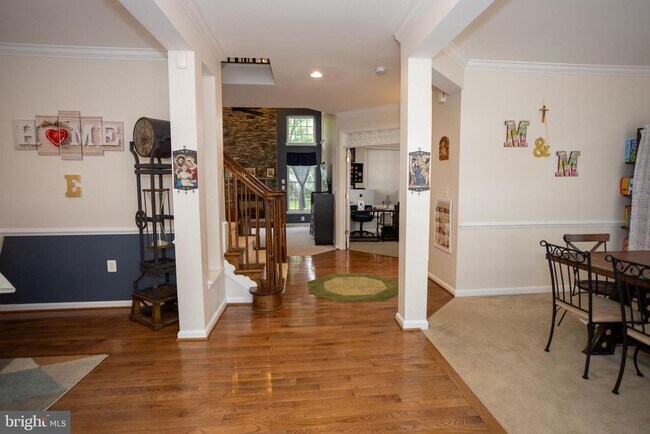 Foto del edificio - 12198 Triple Falls Ln